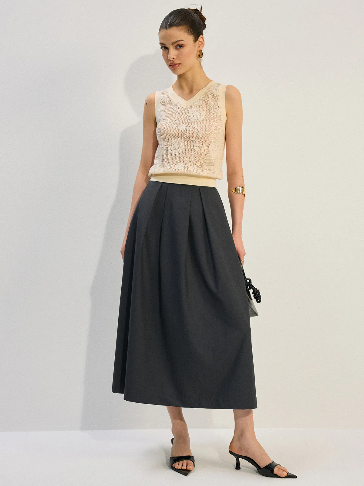 Semi-Sheer Ribbed V-Neck Knit Vest - Takermore