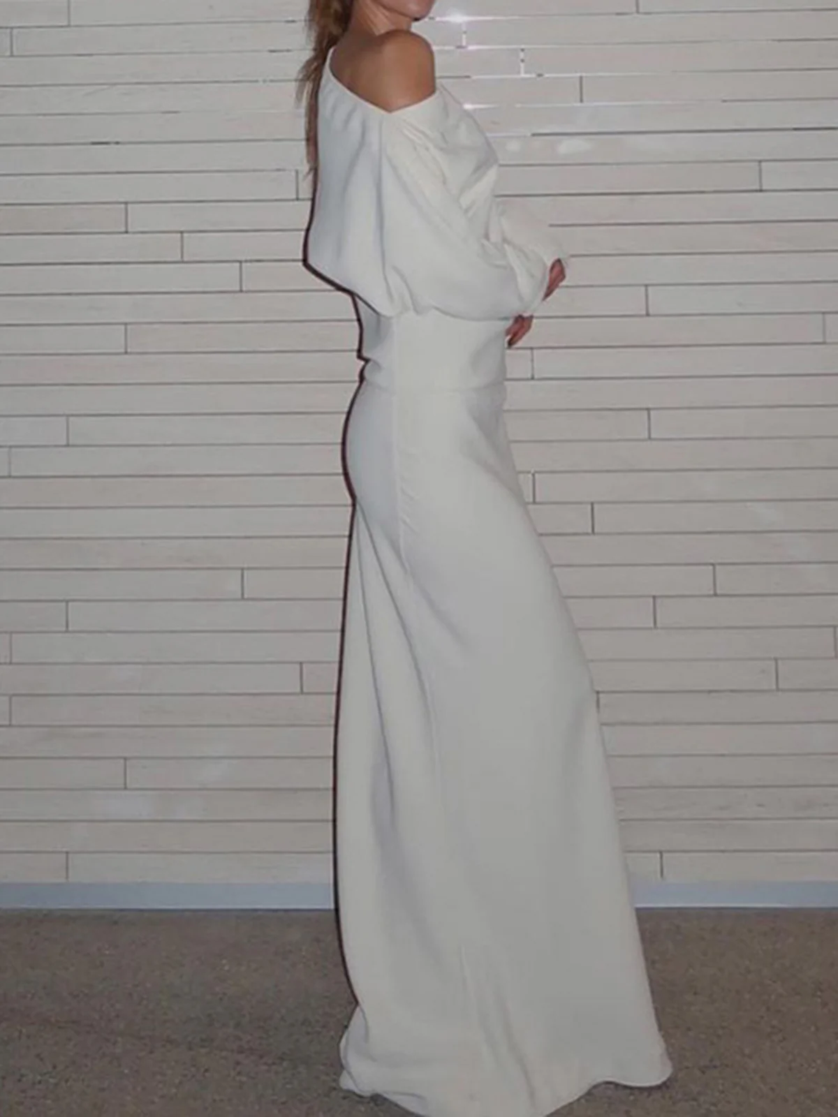Asymmetrical Off Shoulder Solid Long Sleeve Maxi Dress - Takermore