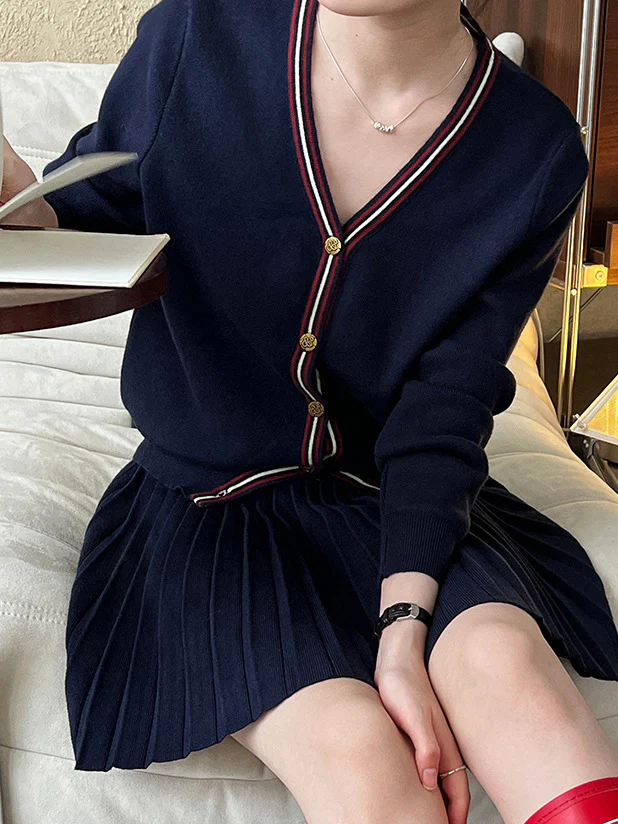 V-Neck Pleated Jersey Skirt Set - Takermore