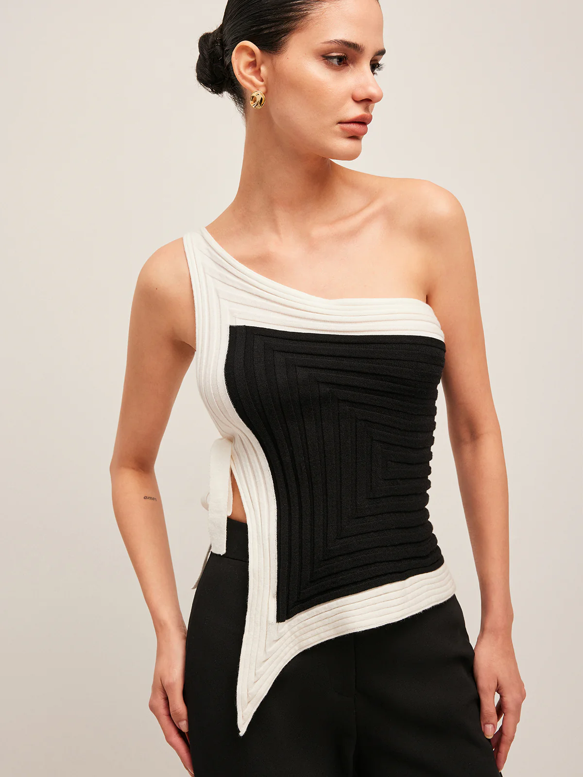 Asymmetrical Ribbed Side Tie Top - Takermore