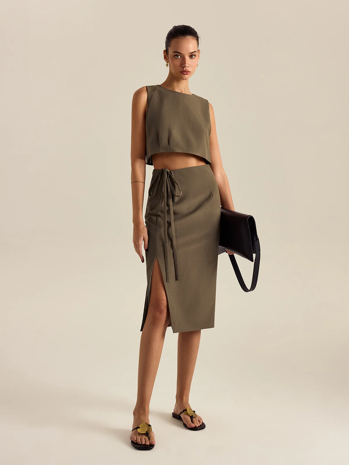 Sleeveless Round-Neck Crop Top - Takermore