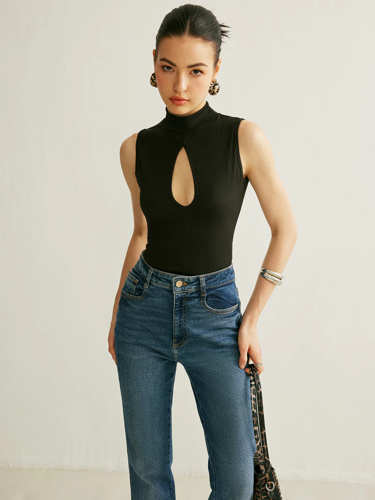 Keyhole Mock Neck Top - Takermore