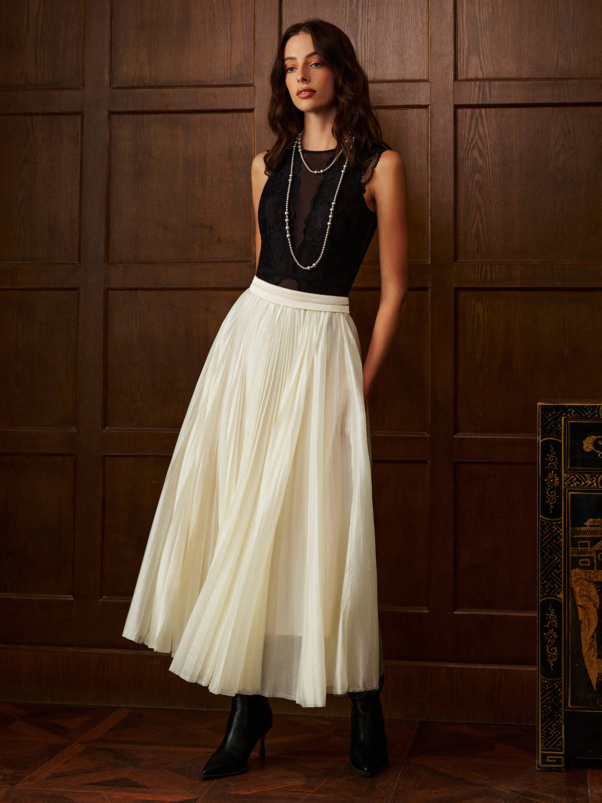 Mid-Waist Pleated Flowy Skirt - Takermore