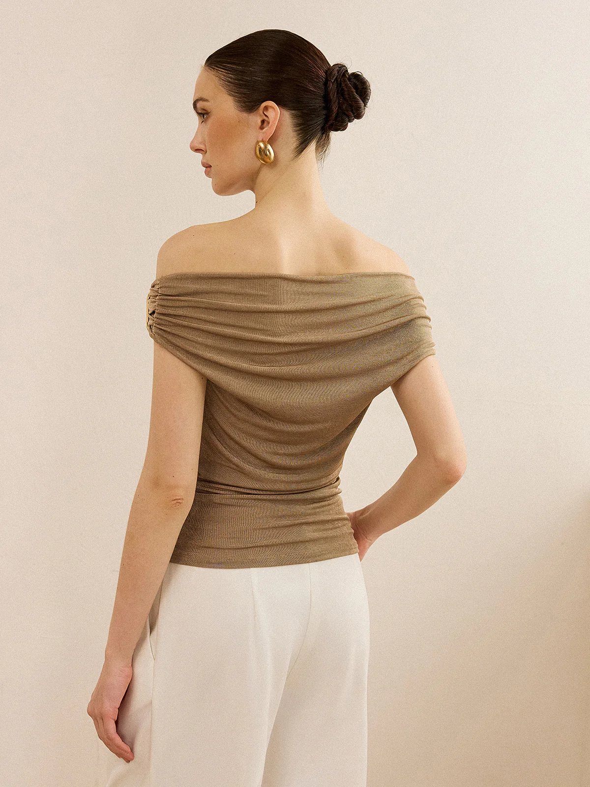 Off-Shoulder Ruched Top with Metal Buckle - Takermore