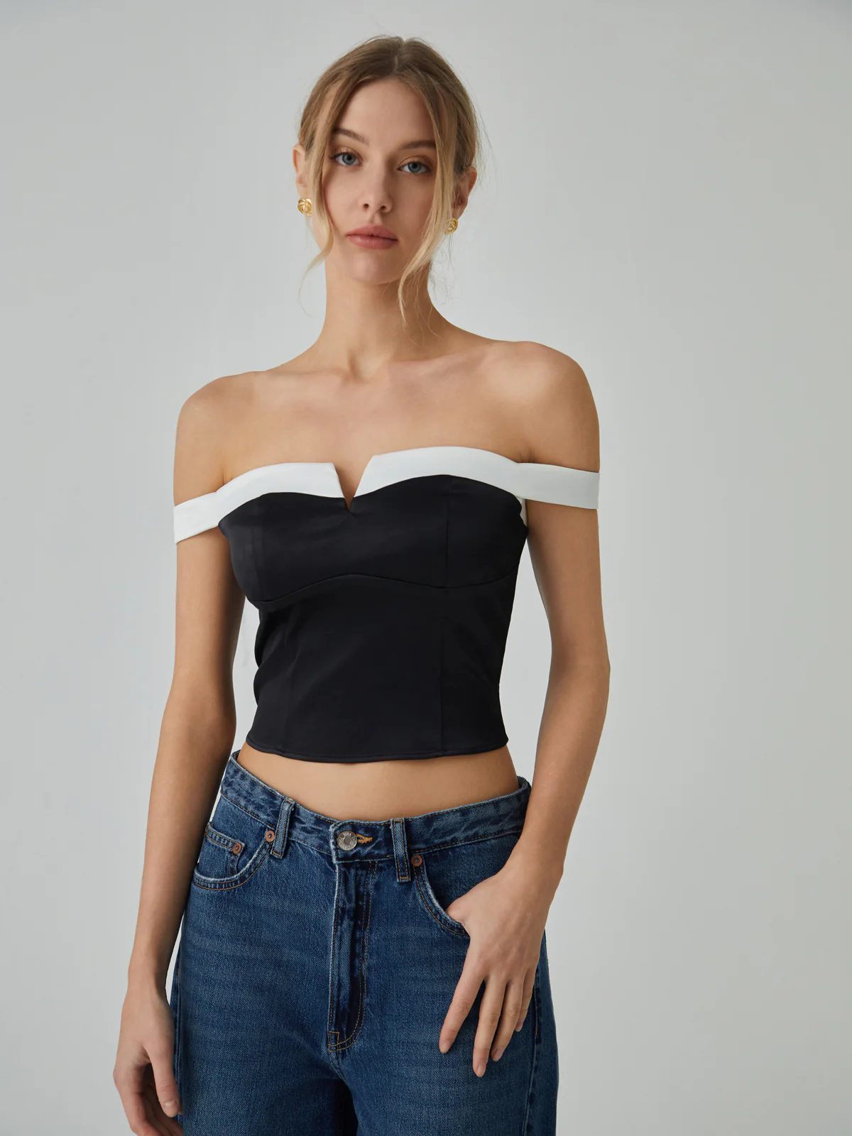 Contrast Trim Off-Shoulder T-Shirt - Takermore