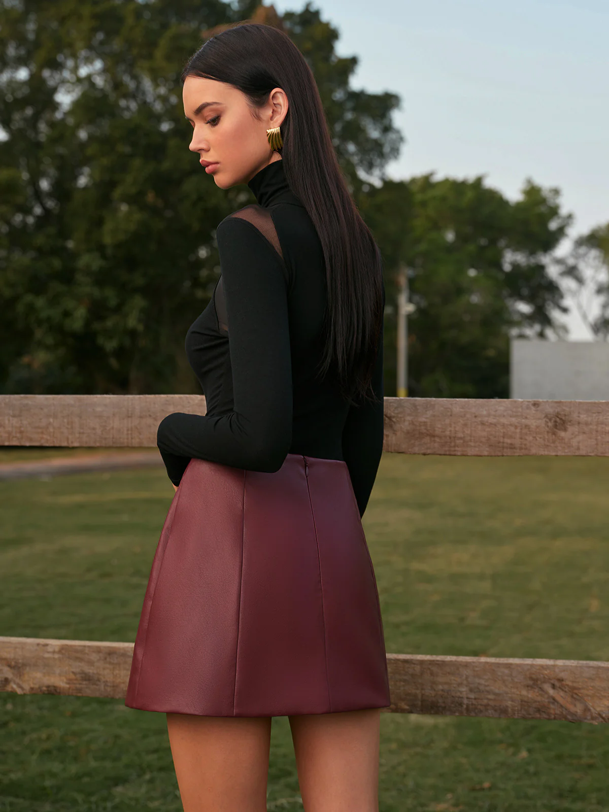 Mid-Waist Faux Leather Back-Zipper Mini Skirt - Takermore