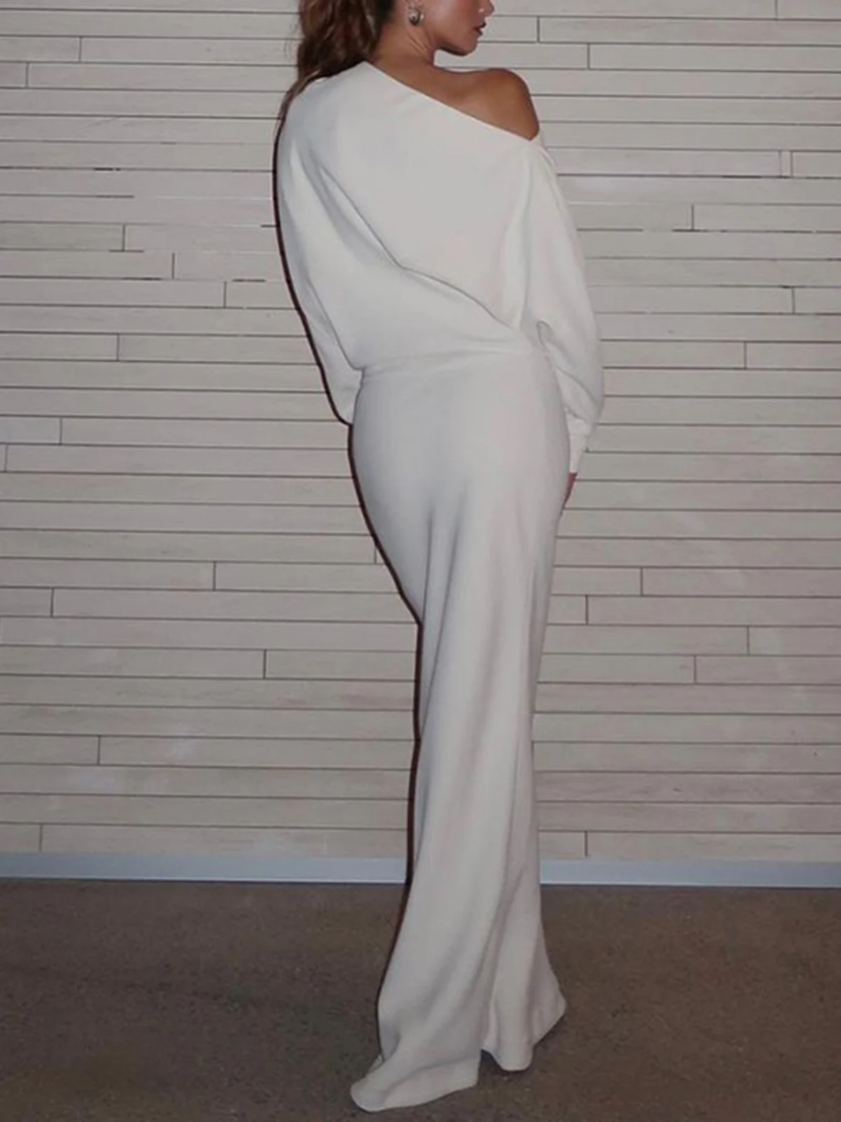 Asymmetrical Off Shoulder Solid Long Sleeve Maxi Dress - Takermore