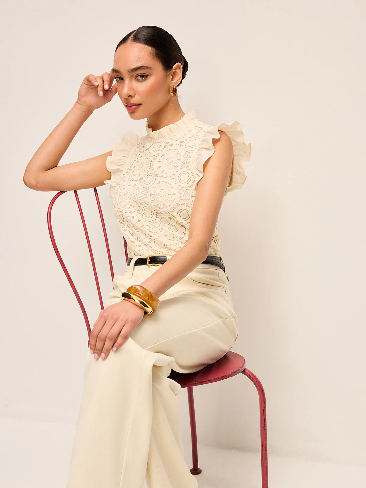 Sleeveless Crochet Lace Top With Ruffle Trim - Takermore