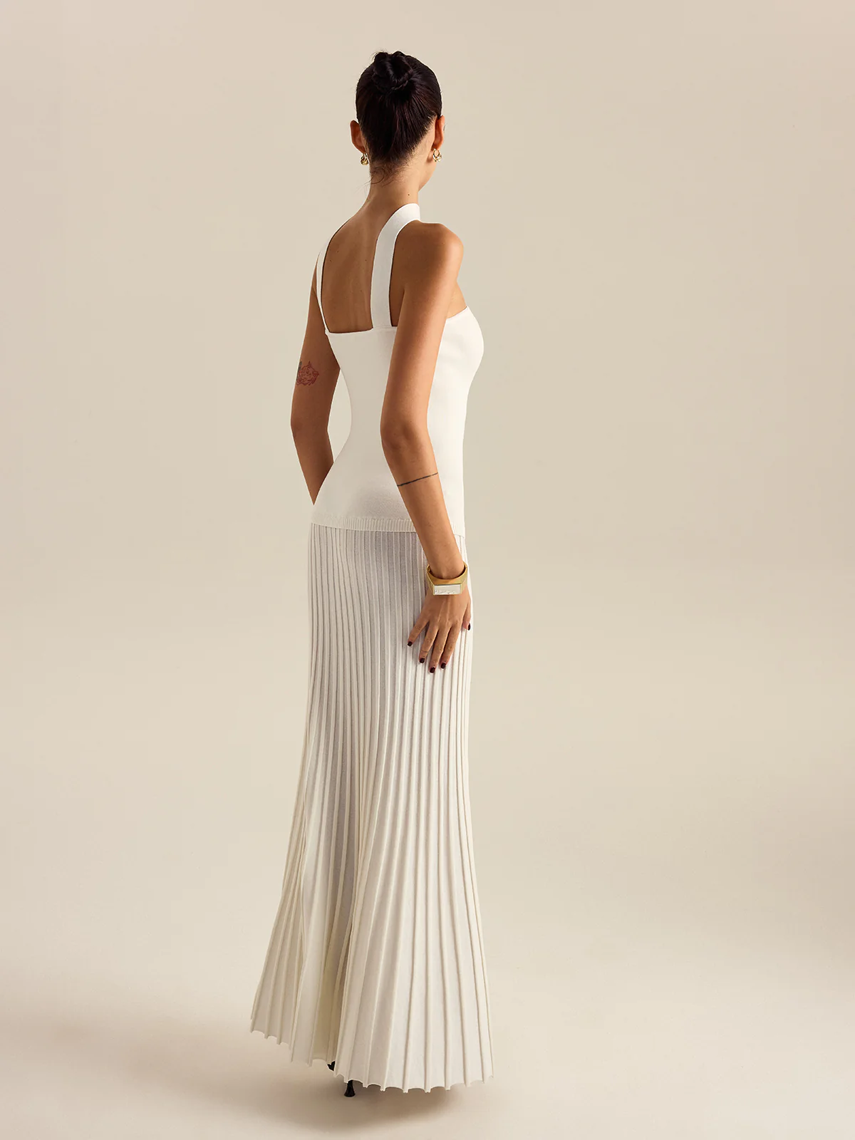 Halterneck Pleated Maxi Dress - Takermore