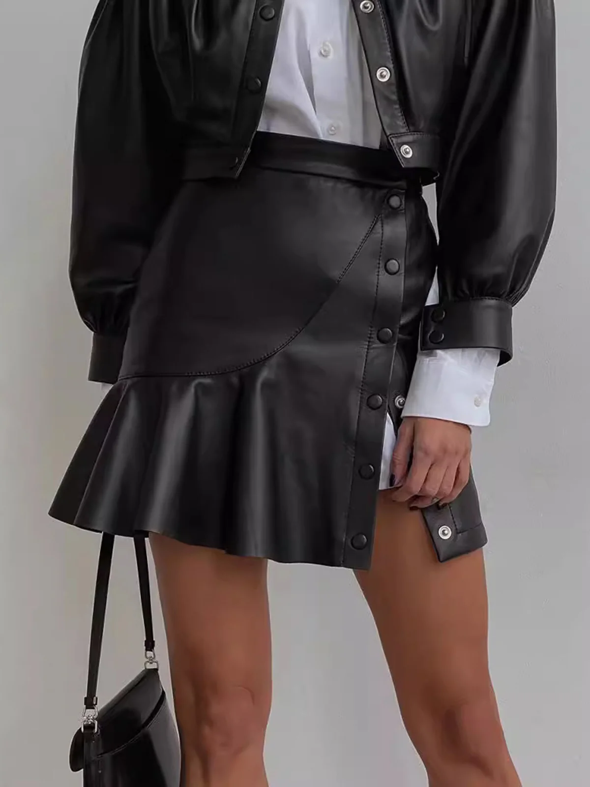 Ruffle Button Clasp PU Leather Skirt - Takermore