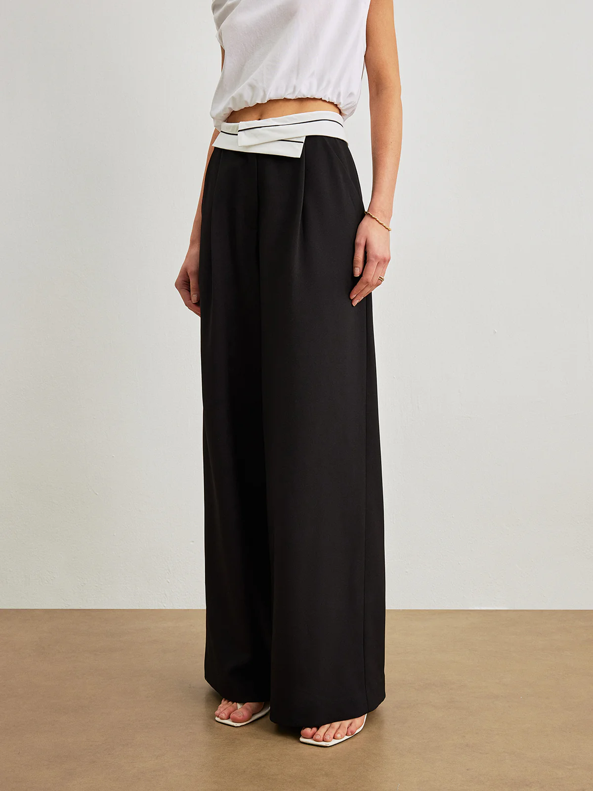 Mid-Waist Pants With Pockets & Contrast Waistband - Takermore