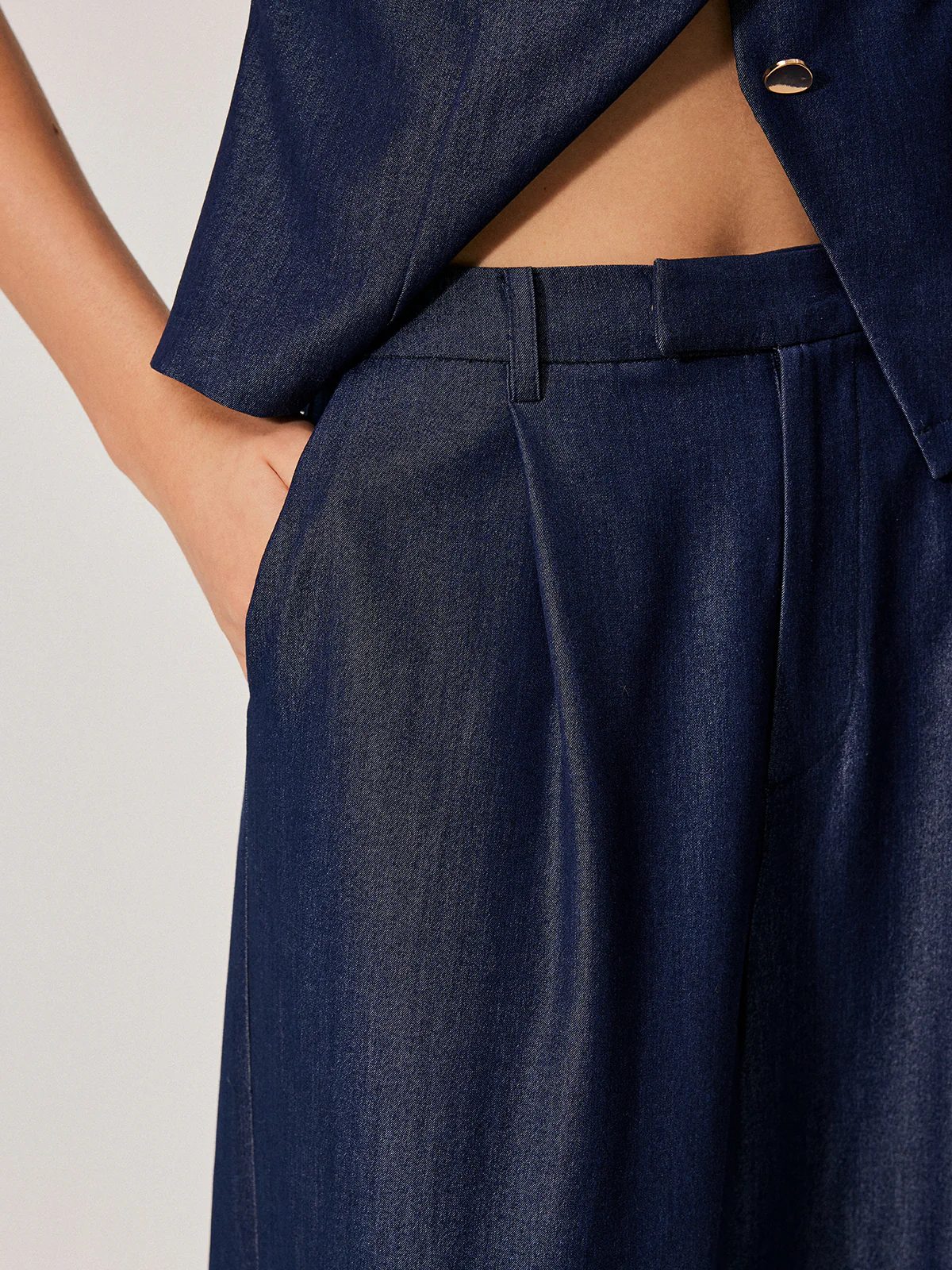 Mid-Waist Pocket Detail Pants - Takermore