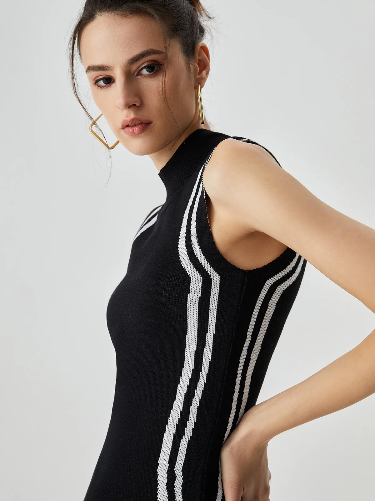 Knit Asymmetric Contrast Trim Mock Neck Midi Dress - Takermore