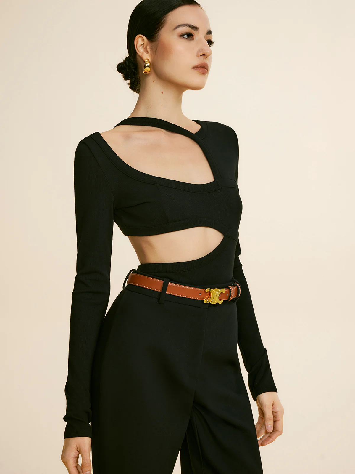 Cutout Piping Plain T-Shirt - Takermore