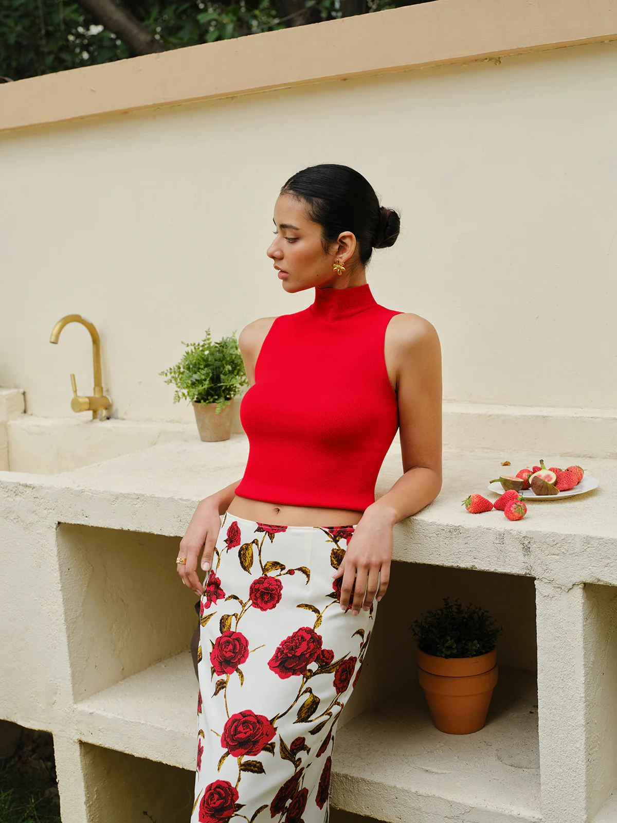 Knit Mock Neck Sleeveless Crop Top - Takermore