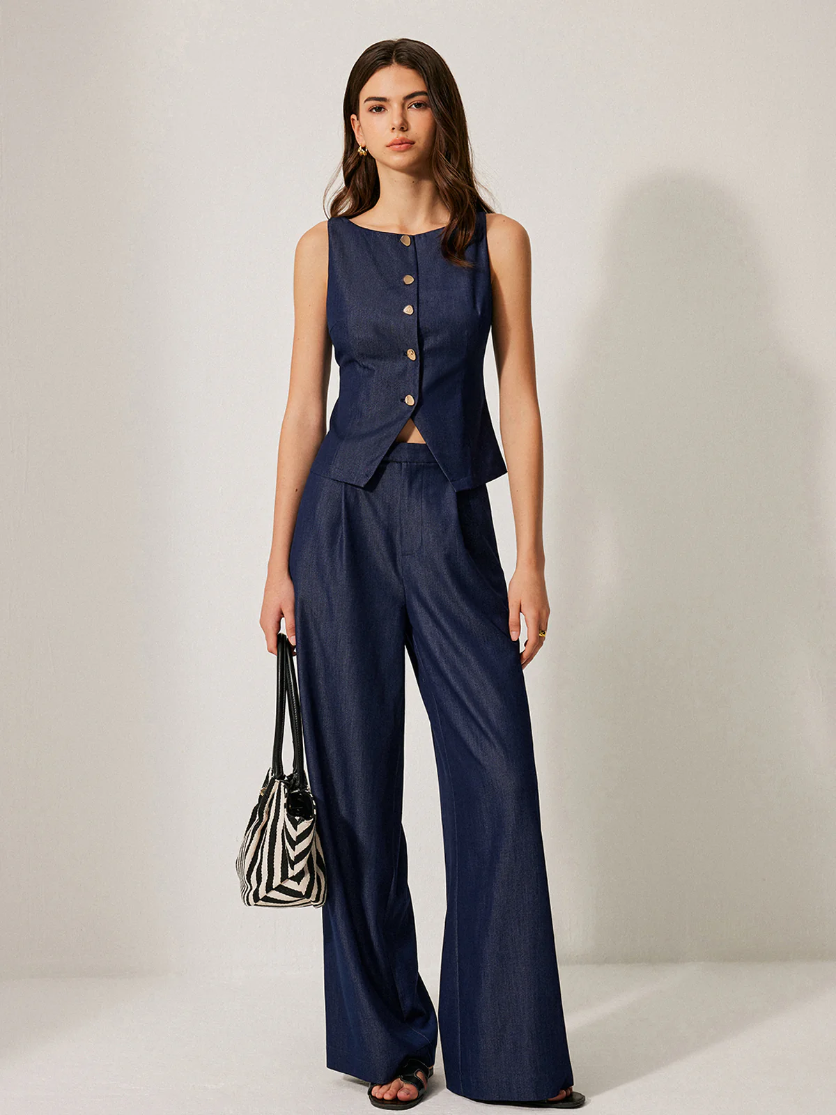 Mid-Waist Pocket Detail Pants - Takermore