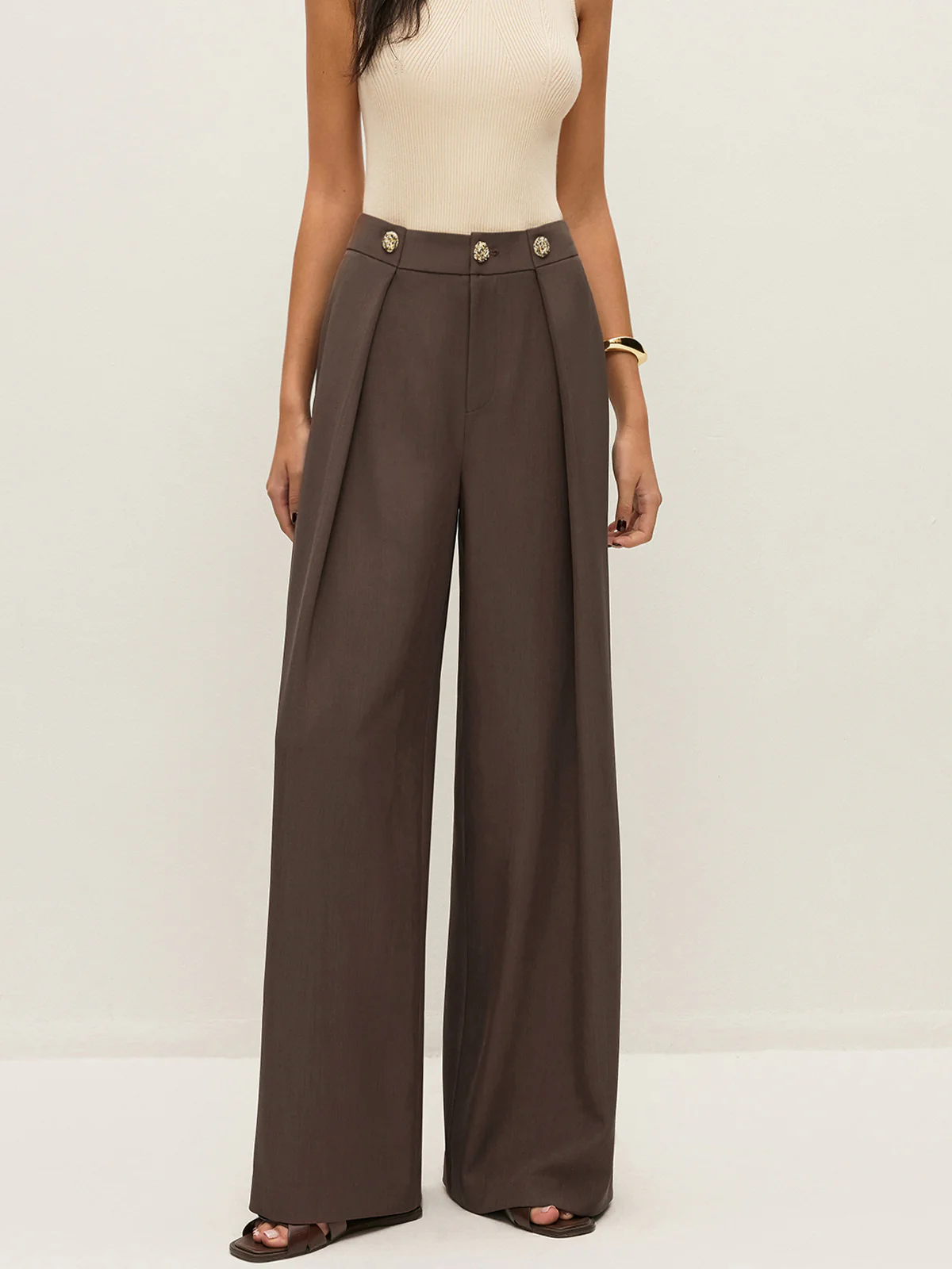 Mid-Waist Metal Detail Pleated Pants - Takermore