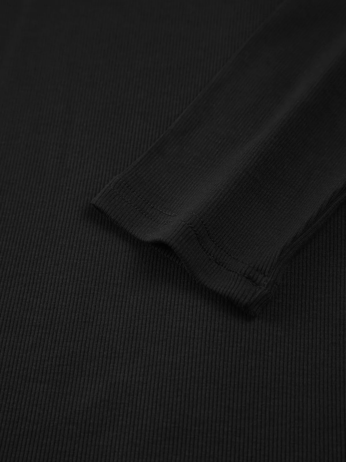 Sliver Lining Contrast Neckline Long Sleeve Top - Takermore