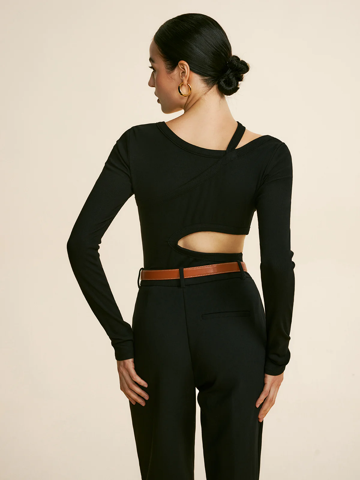 Cutout Piping Plain T-Shirt - Takermore