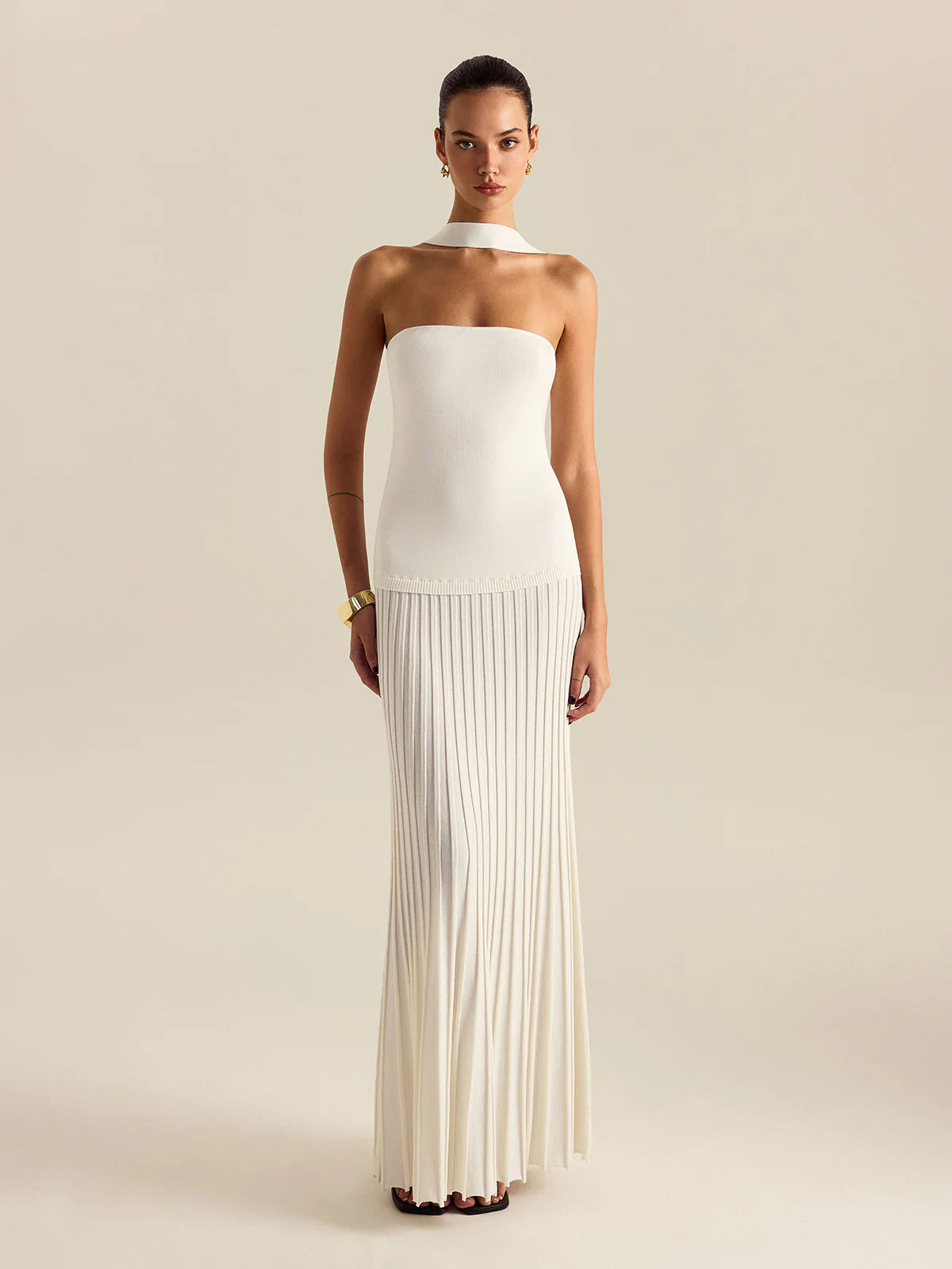 Halterneck Pleated Maxi Dress - Takermore