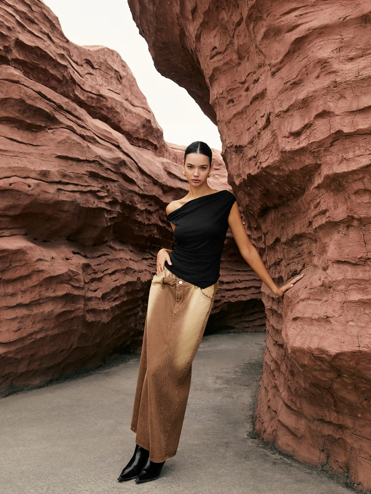 Asymmetric Knotted One-Shoulder Top - Takermore