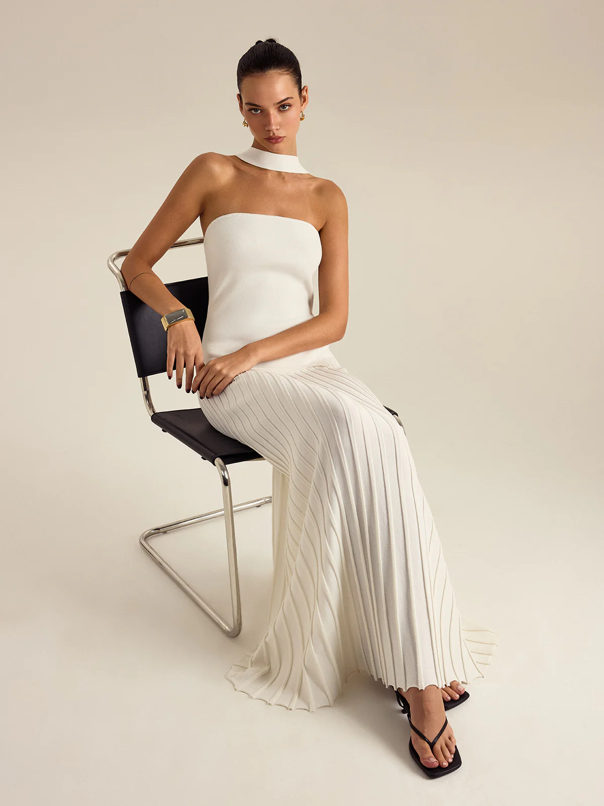 Halterneck Pleated Maxi Dress - Takermore