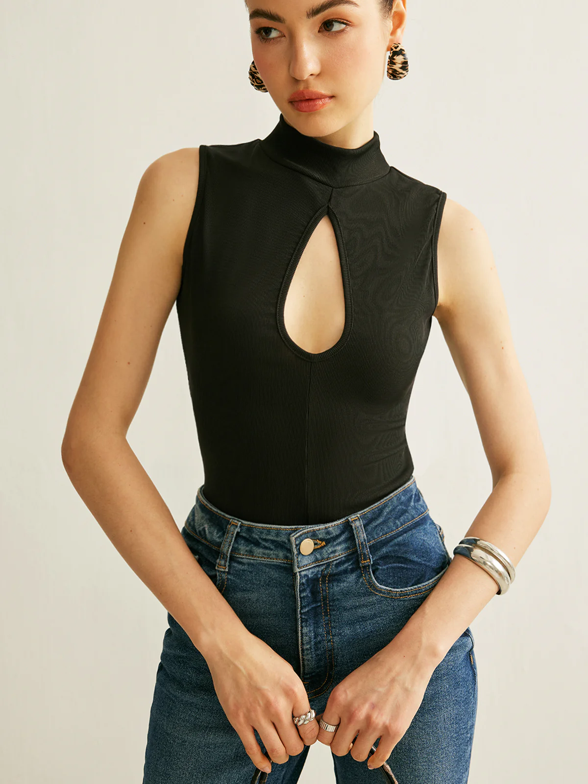 Keyhole Mock Neck Top - Takermore