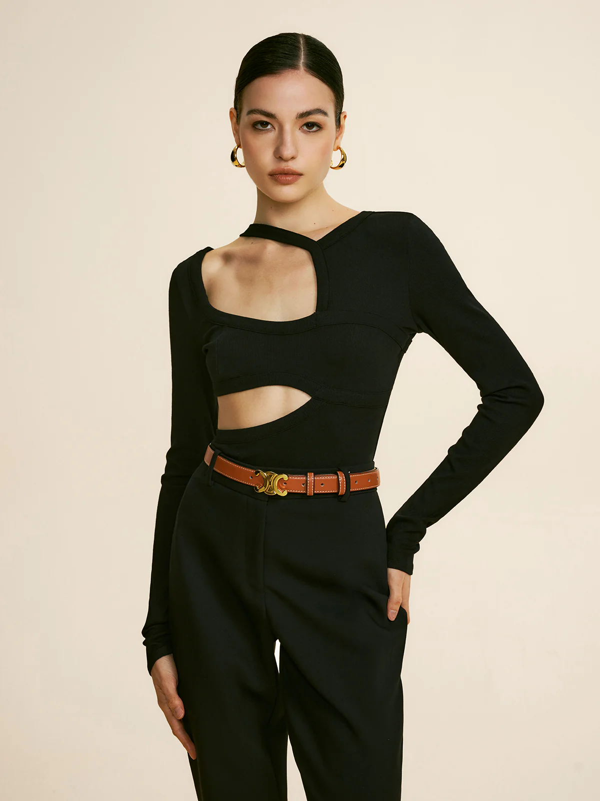 Cutout Piping Plain T-Shirt - Takermore