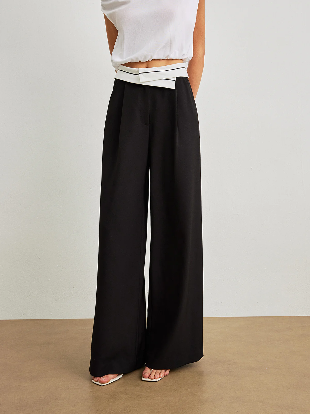 Mid-Waist Pants With Pockets & Contrast Waistband - Takermore