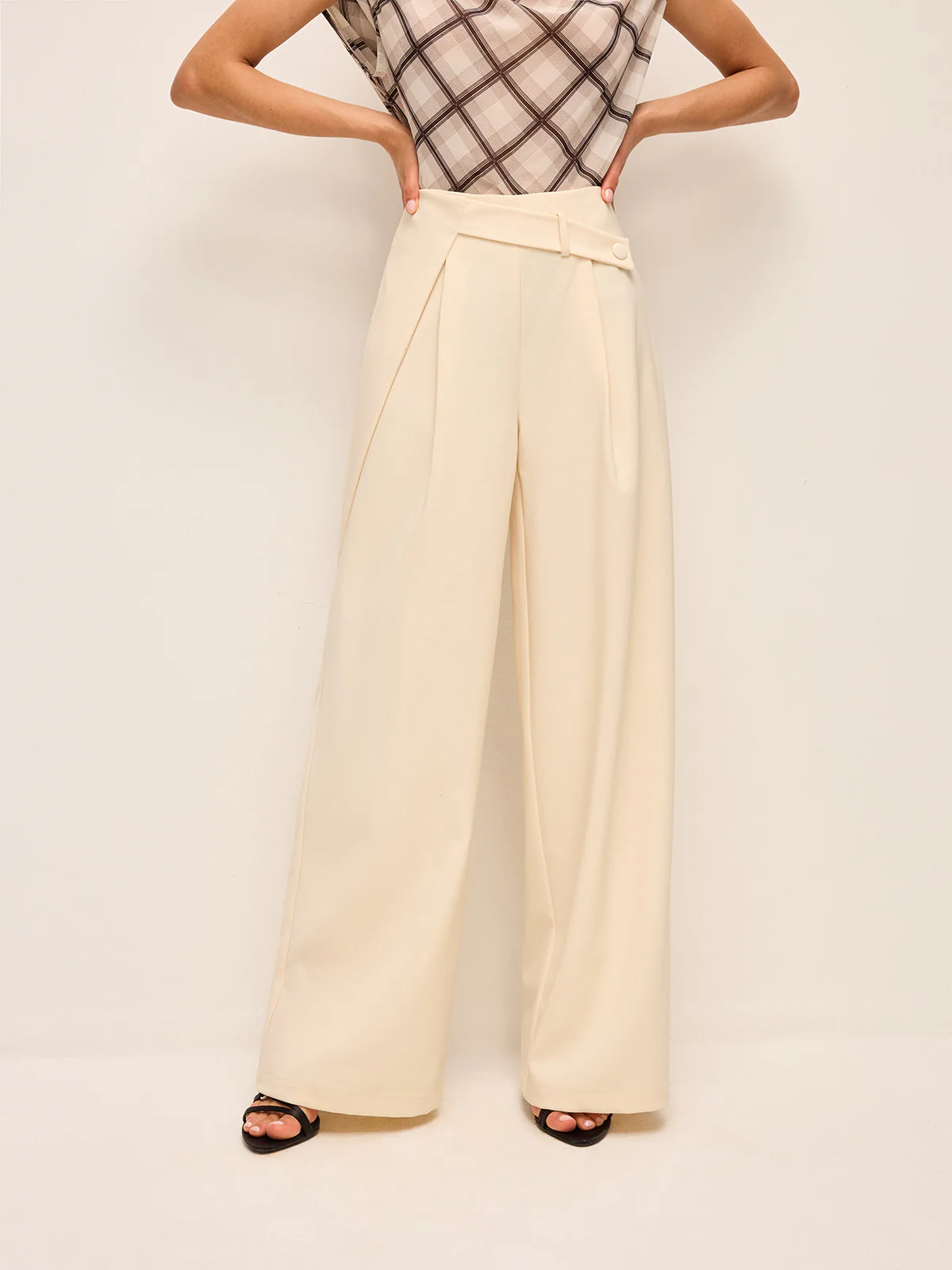 High-Waisted Wide-Leg Pants With Belted Detail - Takermore