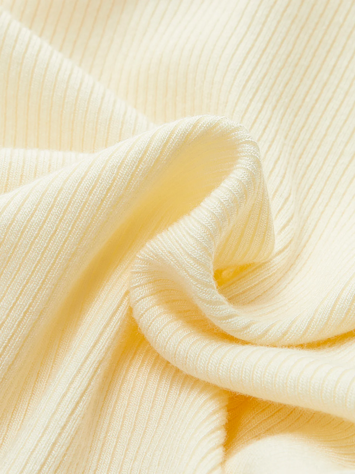 Cut-Out Ruched Metal Detail Ribbed T-Shirt - Takermore