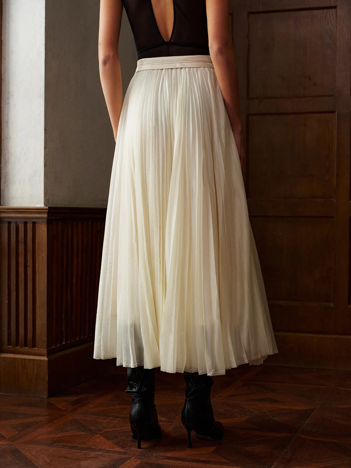 Mid-Waist Pleated Flowy Skirt - Takermore