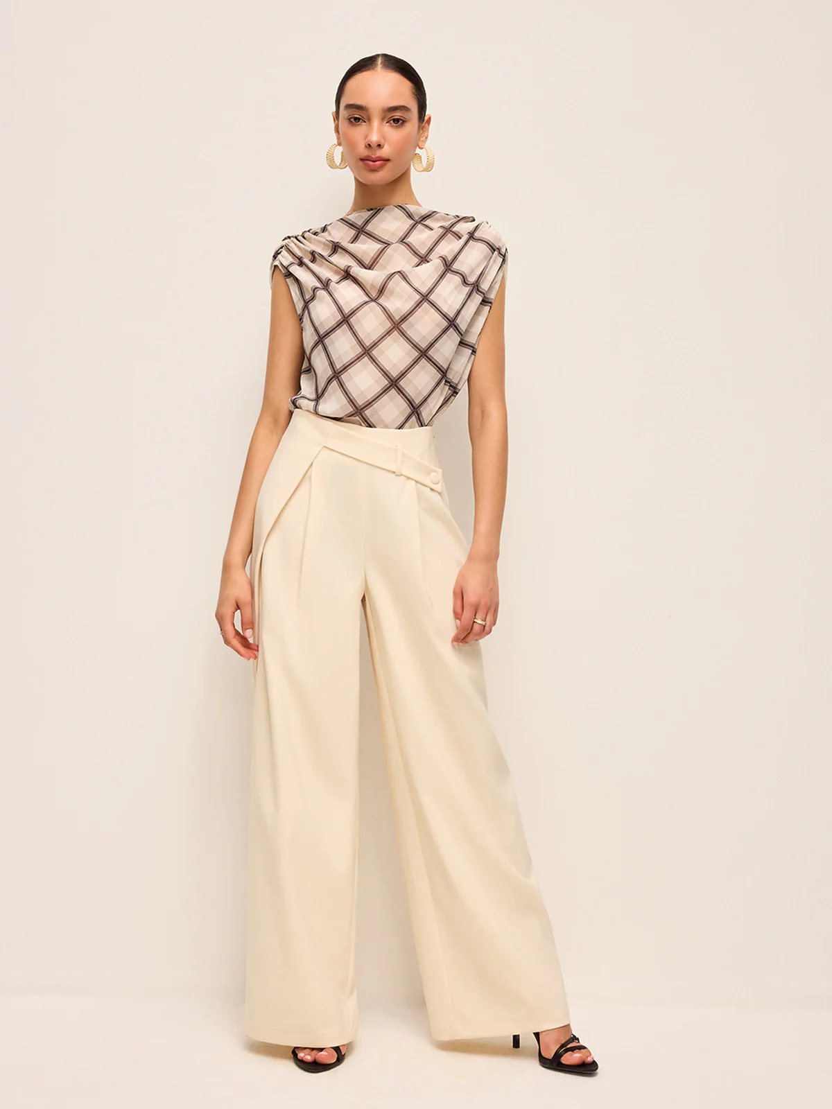 High-Waisted Wide-Leg Pants With Belted Detail - Takermore