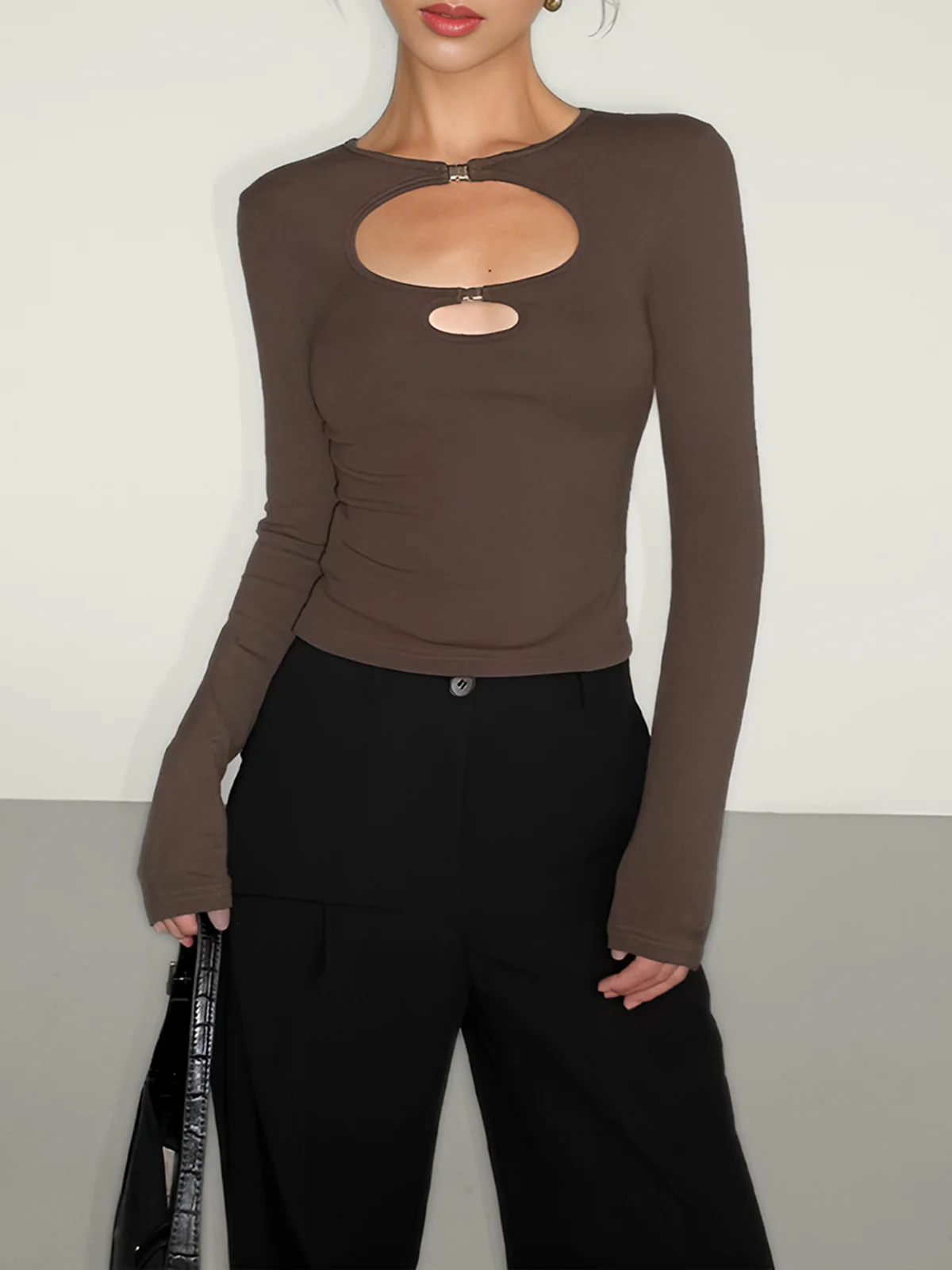 Double Keyholes Long Sleeve Top - Takermore