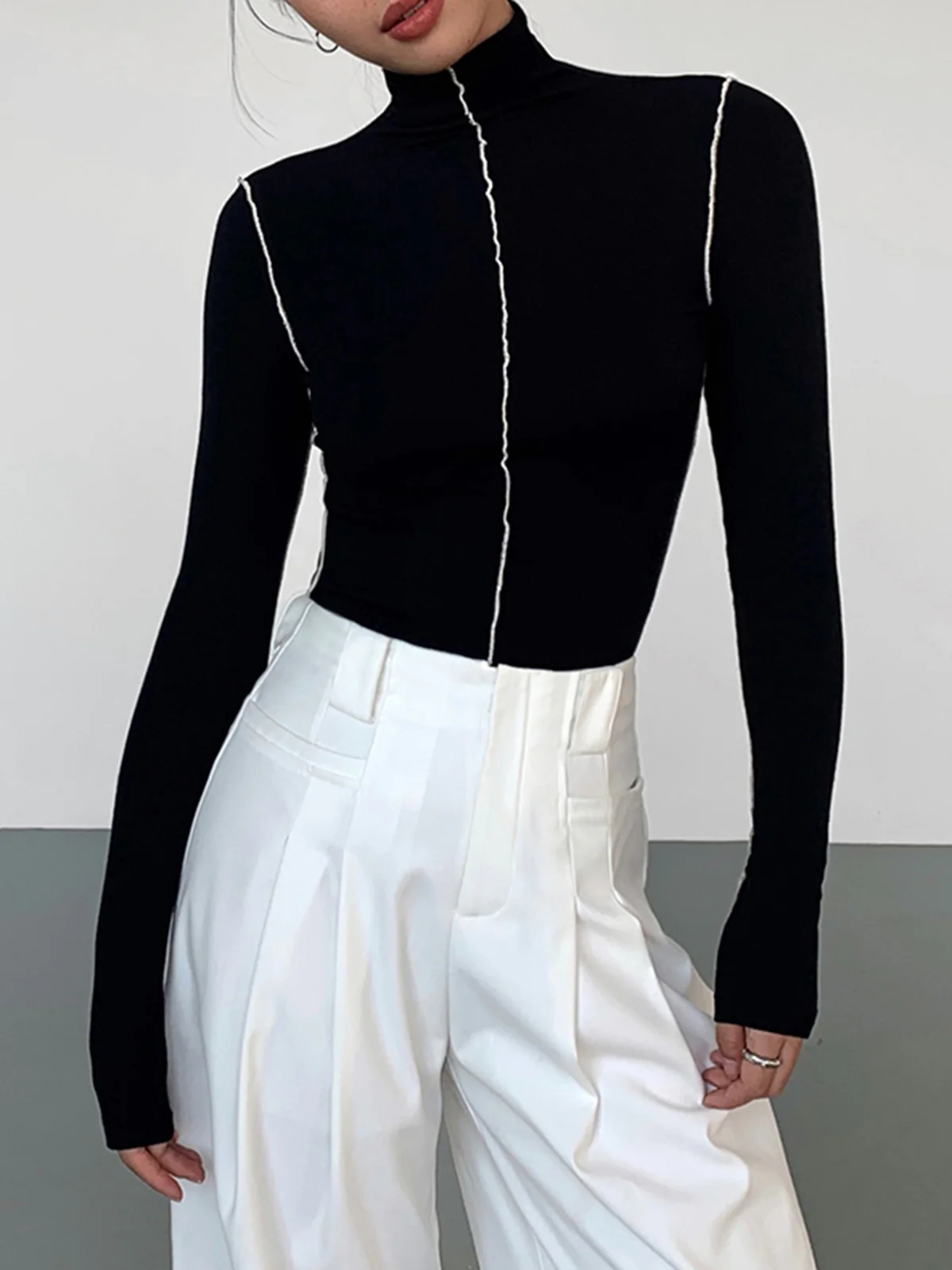 Slinky Turtleneck Contrast Trim Ribbed Knit Shirt - Takermore