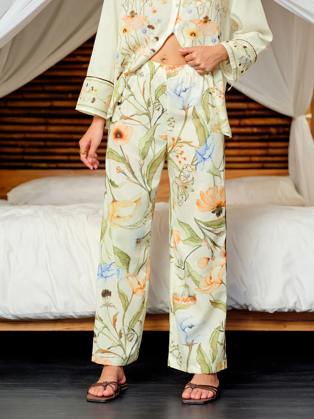 Elastic Waist Mid-Waist Floral Pants - Takermore