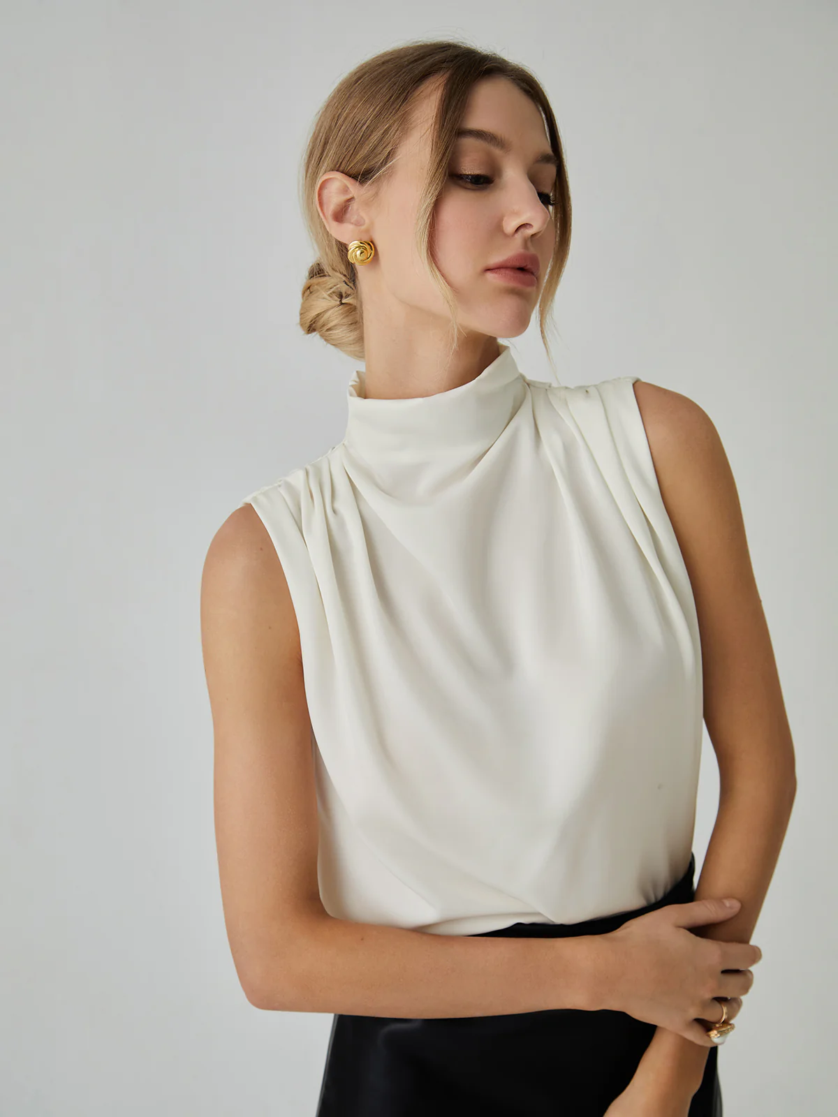 Pleated High Neck Sleeveless Blouse - Takermore