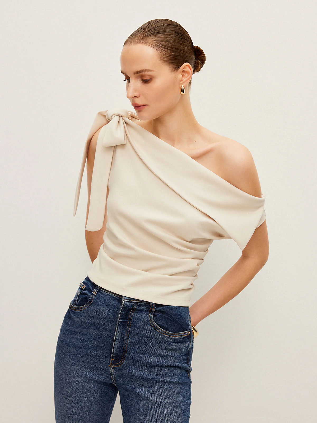 One-Shoulder Top With Bow Detail - Takermore
