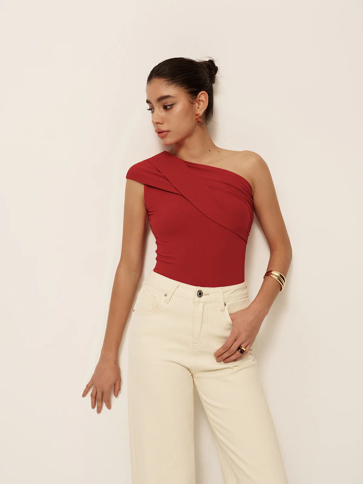 Asymmetrical Neck Sleeveless Jersey Top - Takermore
