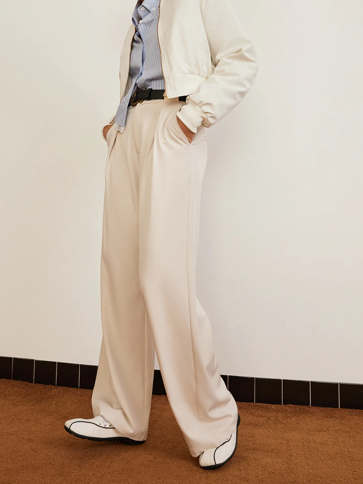 Pleated High-Waist Belted Pants - Takermore