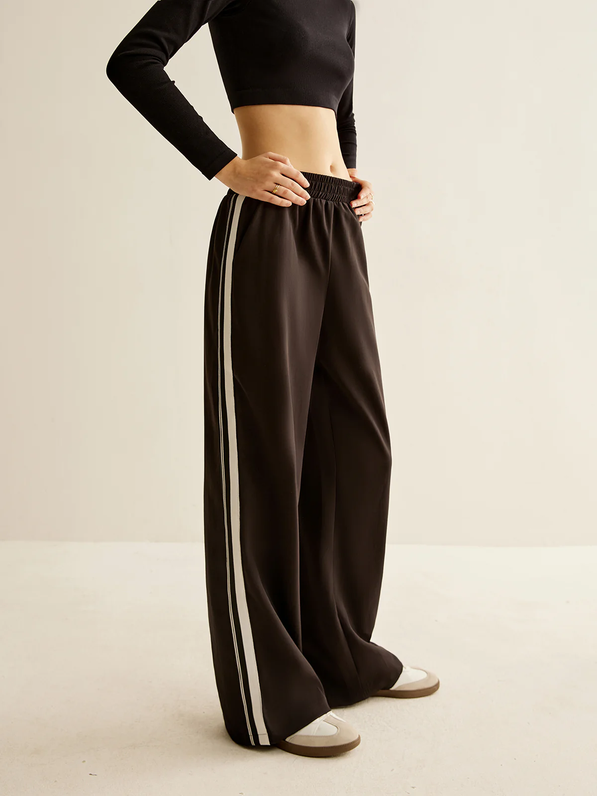 Contrast Striped Elastic Waist Pants - Takermore