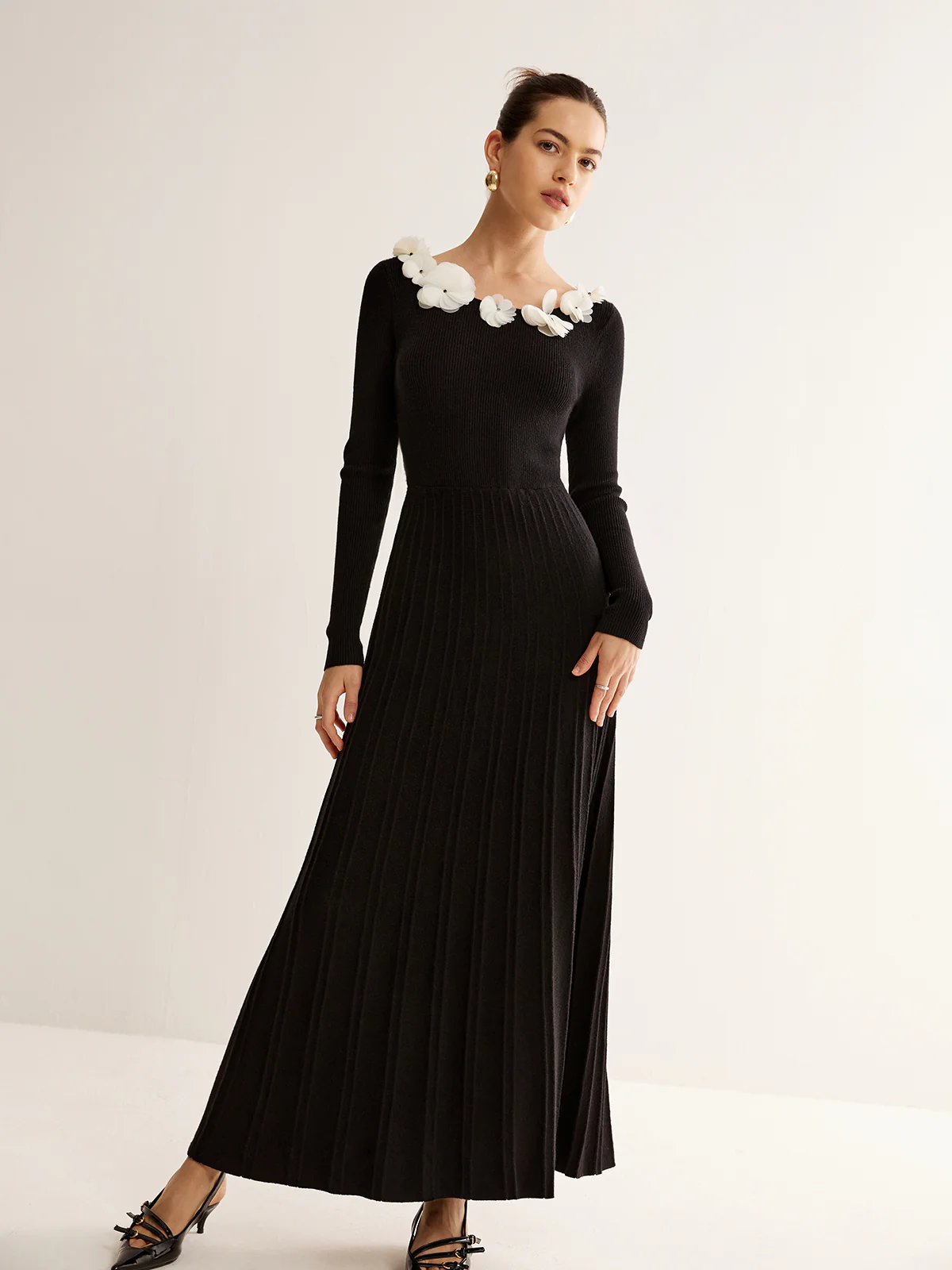 Floral Decor Pleated Sweater Dress - Takermore