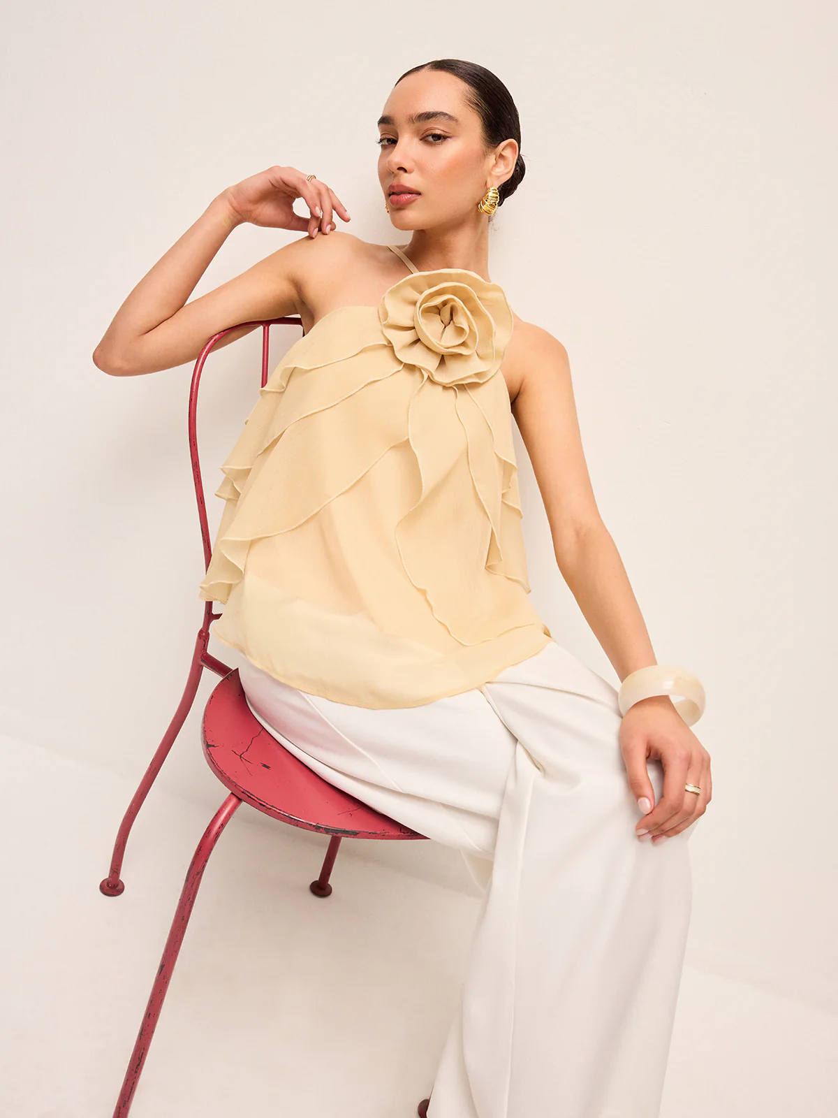 Floral Ruffle Halter Top - Takermore