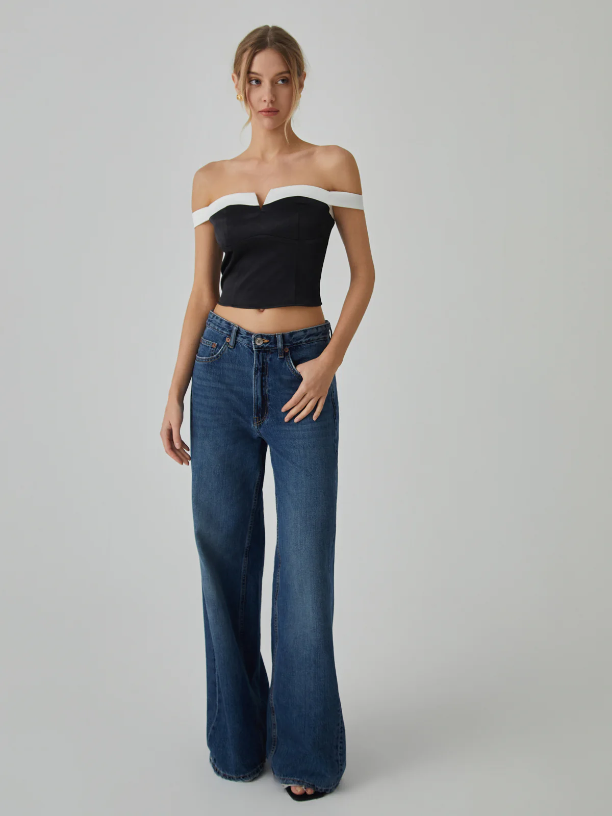 Contrast Trim Off-Shoulder T-Shirt - Takermore