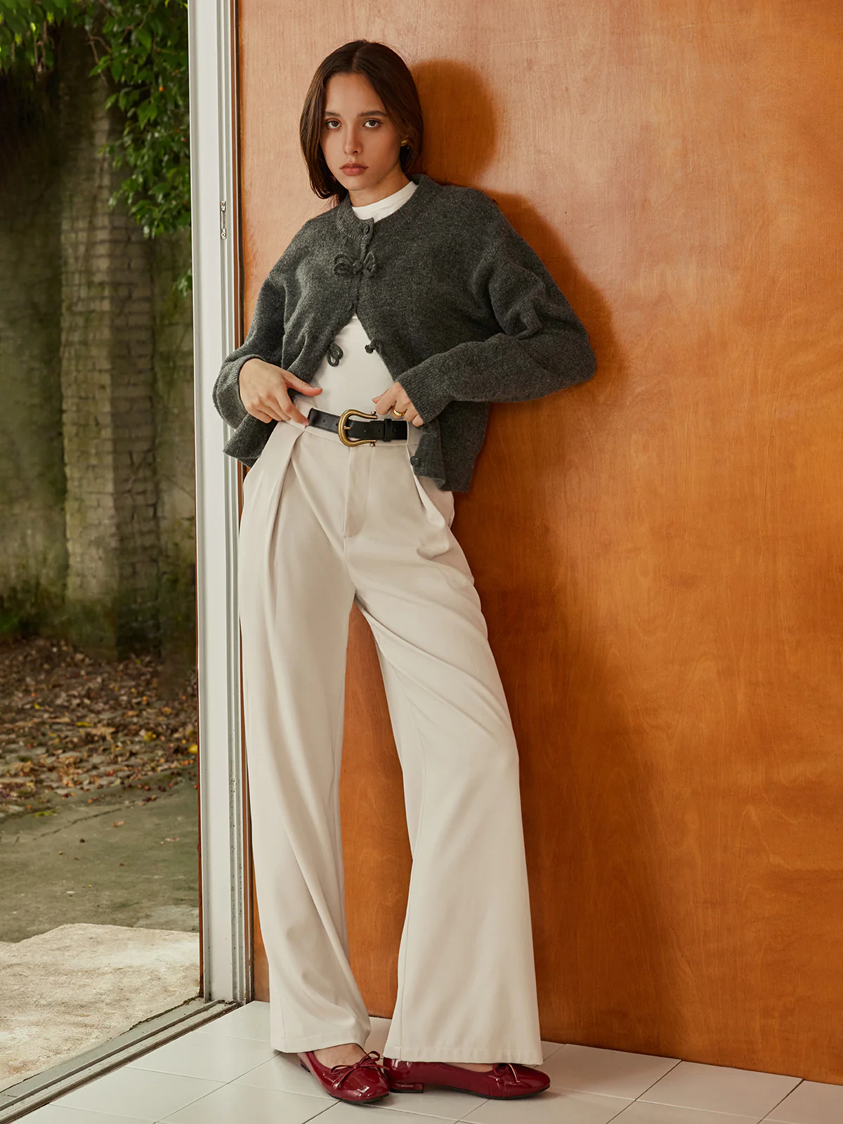Pleated High-Waist Belted Pants - Takermore