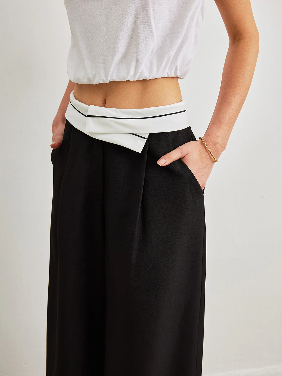 Mid-Waist Pants With Pockets & Contrast Waistband - Takermore