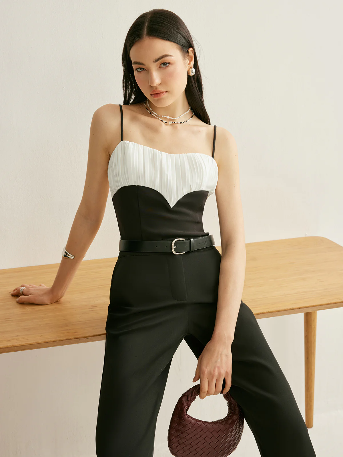 Contrast Binding Adjustable Straps Cami Top - Takermore