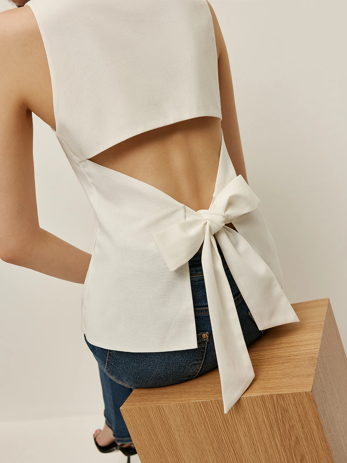 Bow Back Detail Sleeveless Top - Takermore