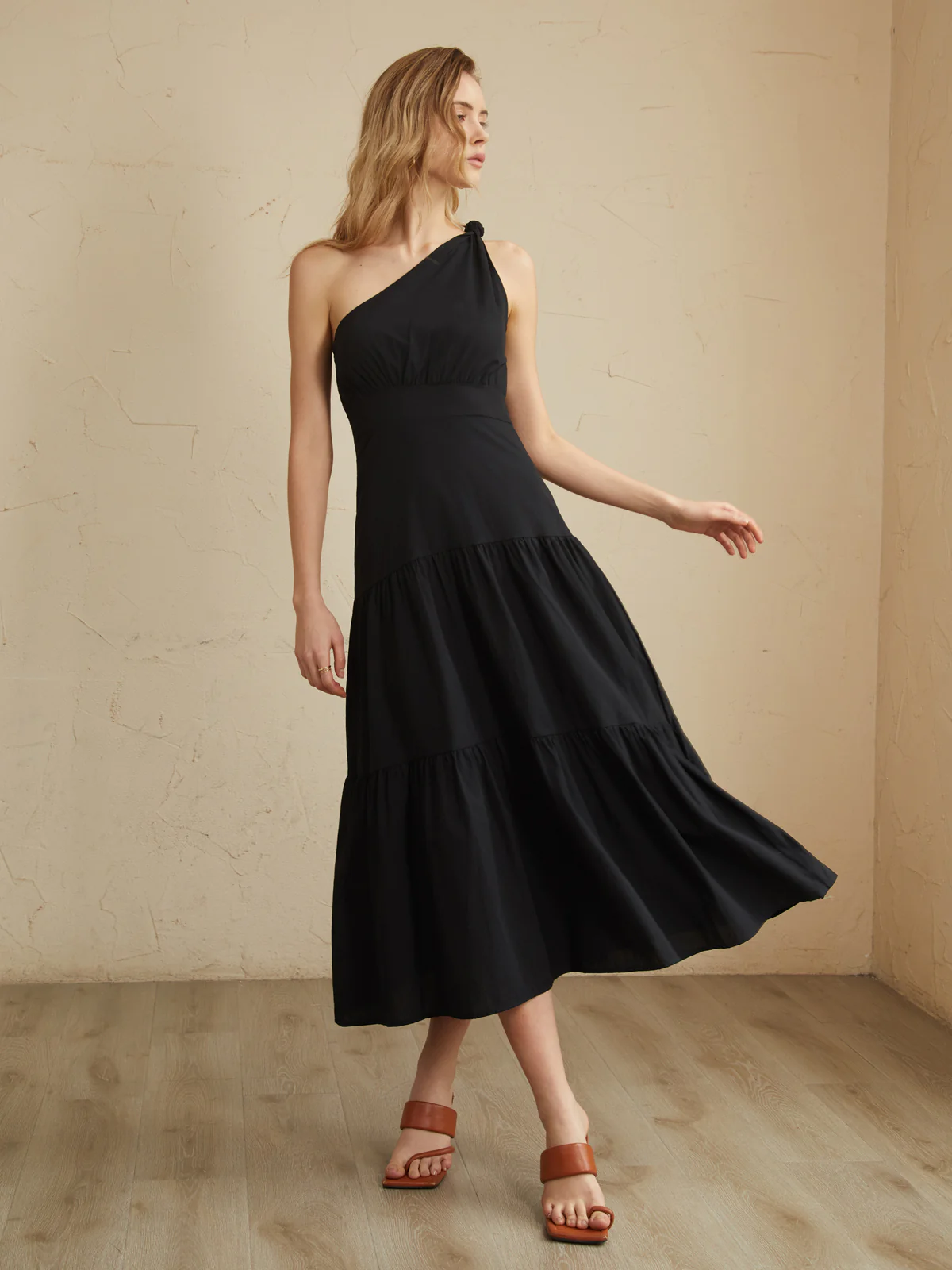 Asymmetric Shoulder Knotted Midi Dress - Takermore