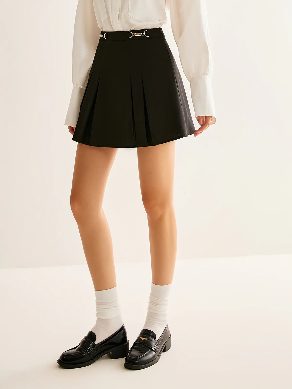 Metal-Belt Pleated Mini Skirt - Takermore